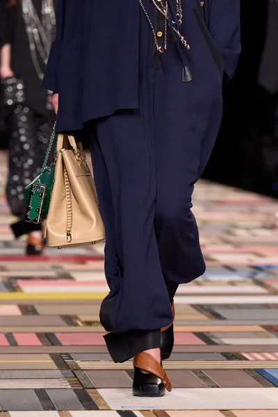 Look 75